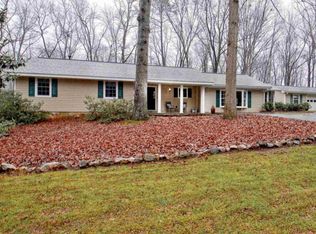 185 Rosewood Dr, Fayetteville, GA 30214