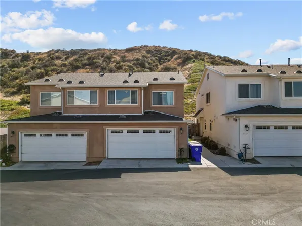 26135 Gravett Pl, Santa Clarita, CA 91350