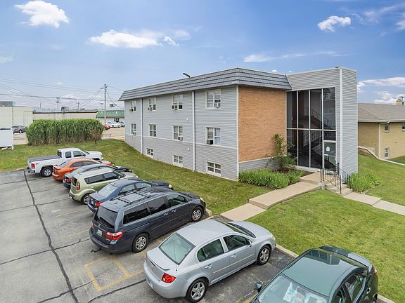 2nd image of 2439 Holmes St APT 10