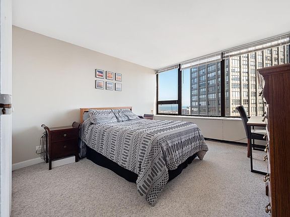 5th image of 3930 N Pine Grove Ave APT 2415