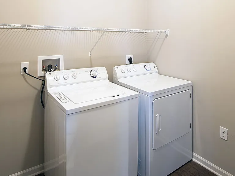 Whitepalm Apartments — Photo 10