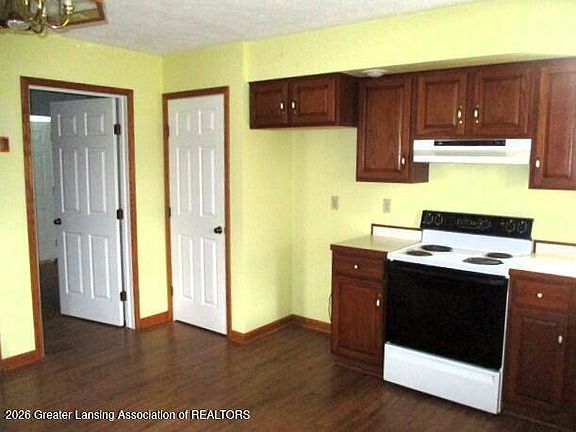 3rd image of 5020 Harper Rd