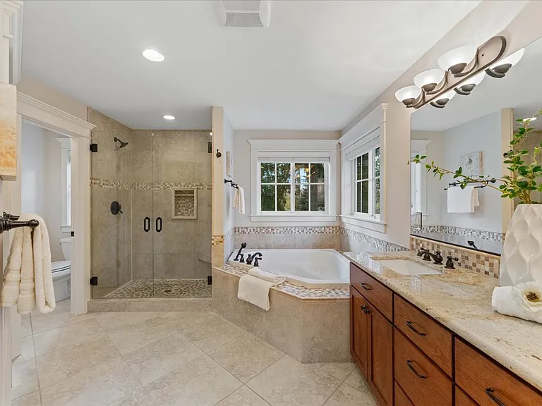 8718 NE 134th St — Photo 34
