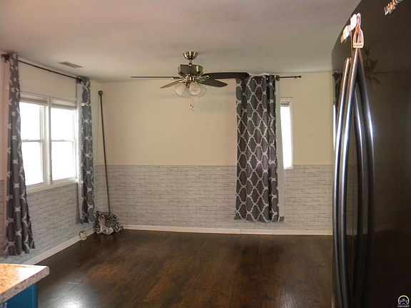 3rd image of 301 N Sycamore St