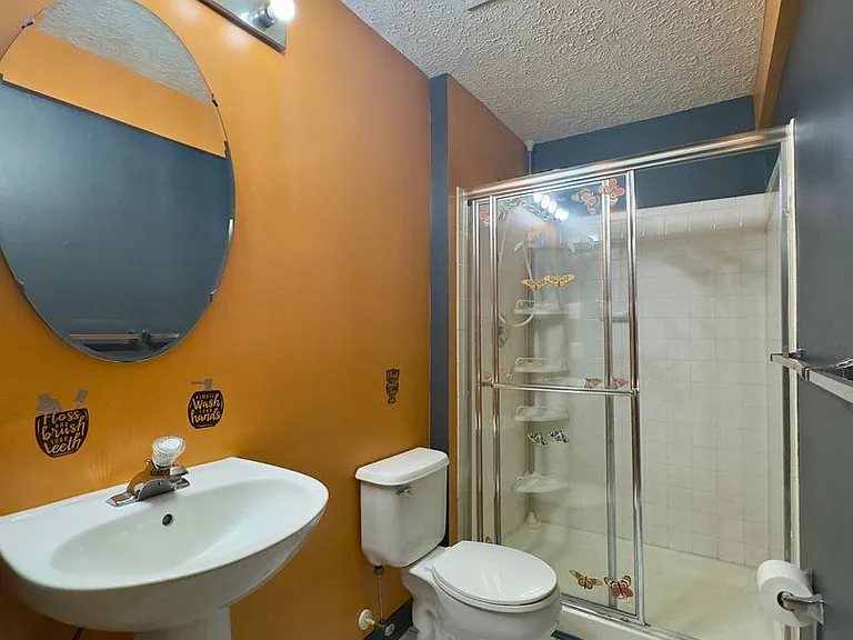 537 Macintosh Cir — Photo 12