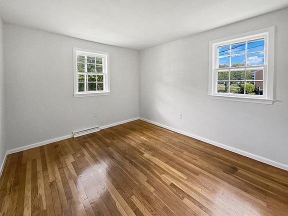 5th image of 1247 Central St