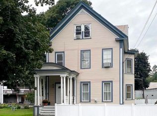 35 School St, Bellows Falls, VT 05101