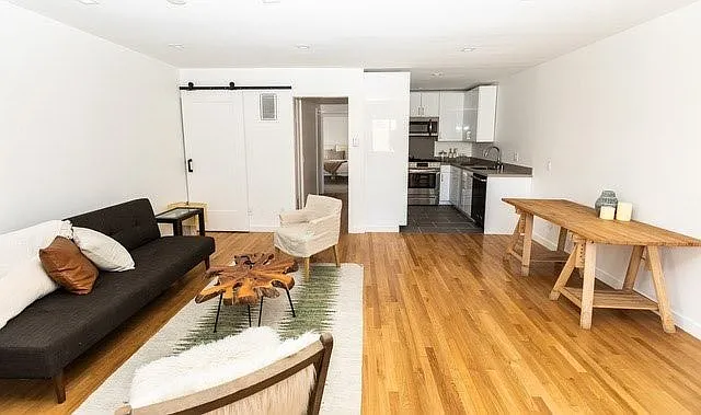 1104 S Masselin Ave #4 — Photo 4