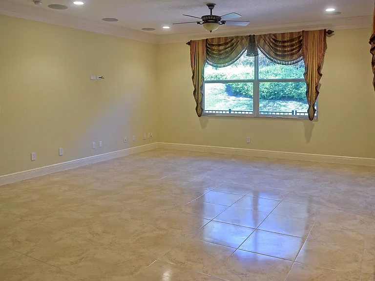 10160 SW Canossa Way — Photo 23