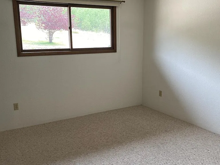 4050 E Ridge Rd — Photo 22