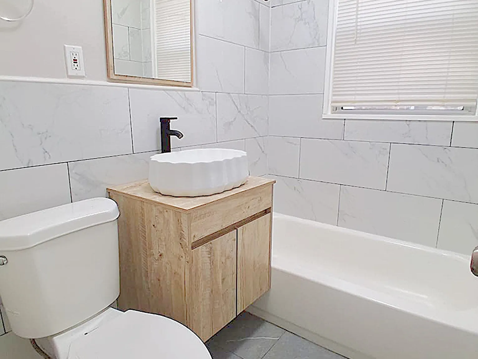 2 bed, 1100 sqft, $1,975 — Photo 3