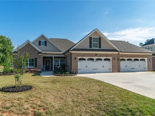 6482 Planters Pl, Thomasville, NC 27360