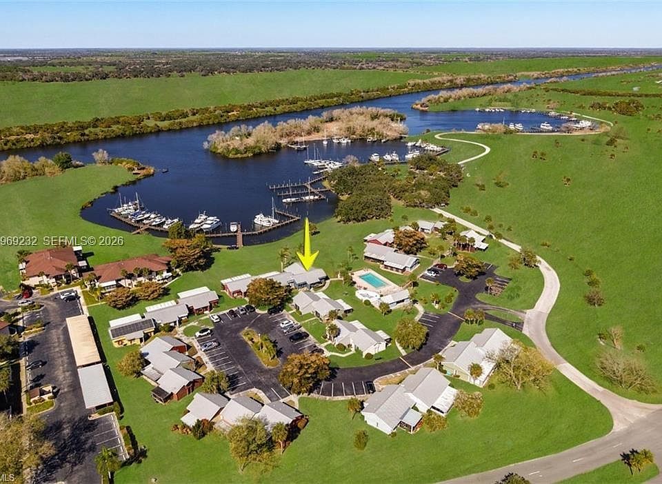 1st image of 1090 River Run