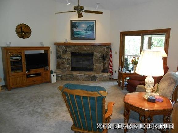 LOWER LEVEL LIVNG ROOM