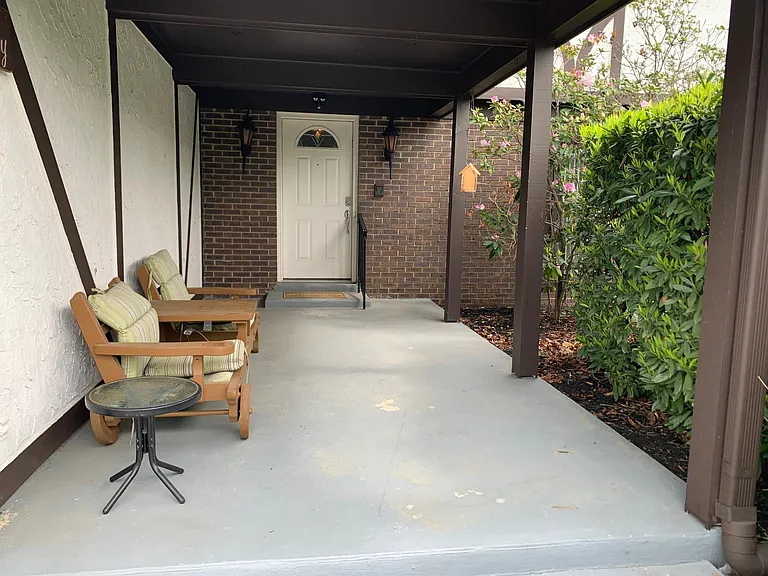 1613 Mayflower Ln — Photo 7