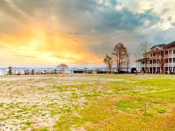 806 E Front Street, New Bern, NC 28560