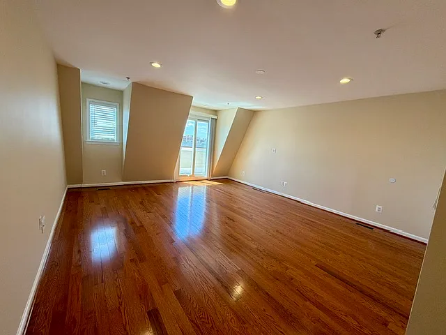 1116 K St SE — Photo 43