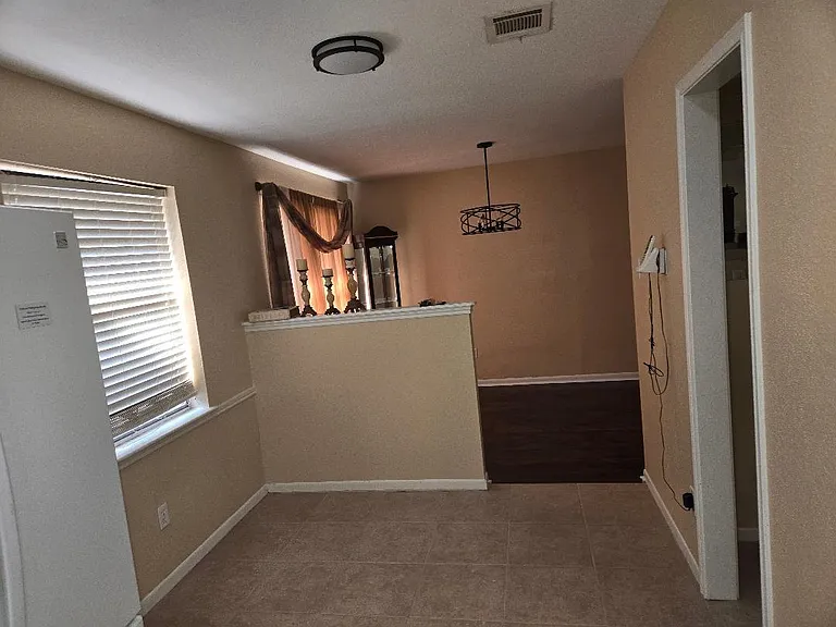7911 Southmeadow Dr — Photo 7