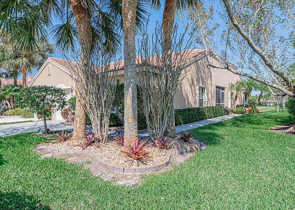 1st image of 8399 Logia Cir