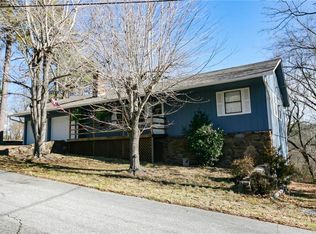 8472 Spruce Dr, Rogers, AR 72756