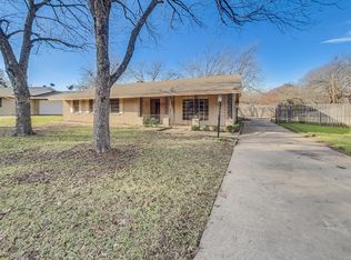 1004 Glenwick Ln, Arlington, TX 76012