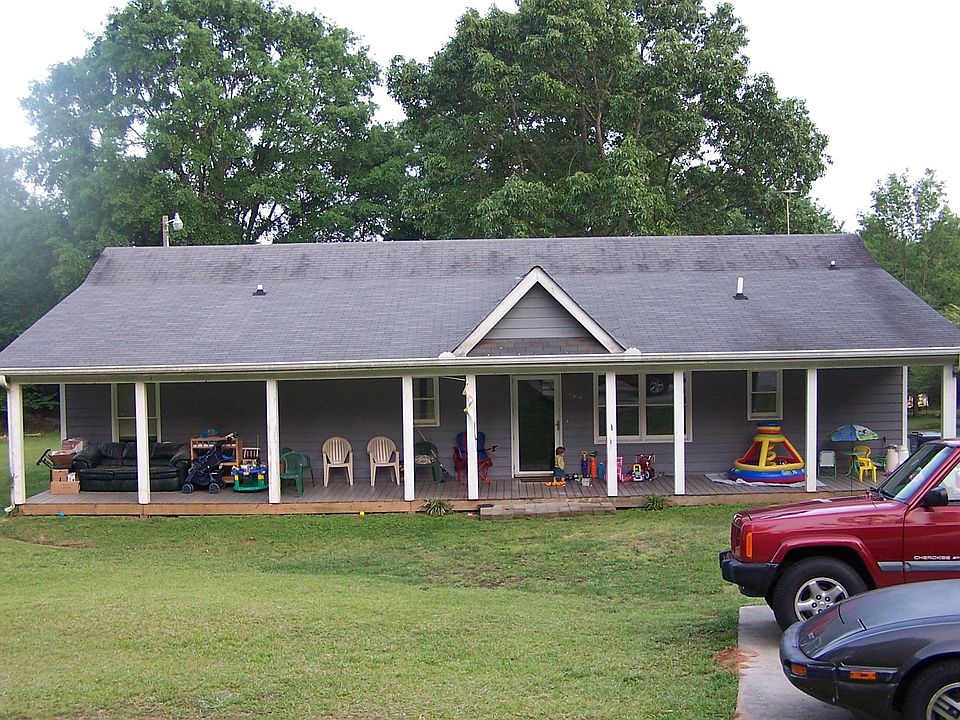 Front view w/ parking pad