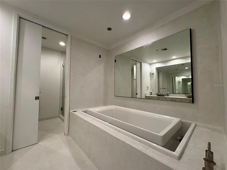 150 E Robinson St #29B — Photo 40