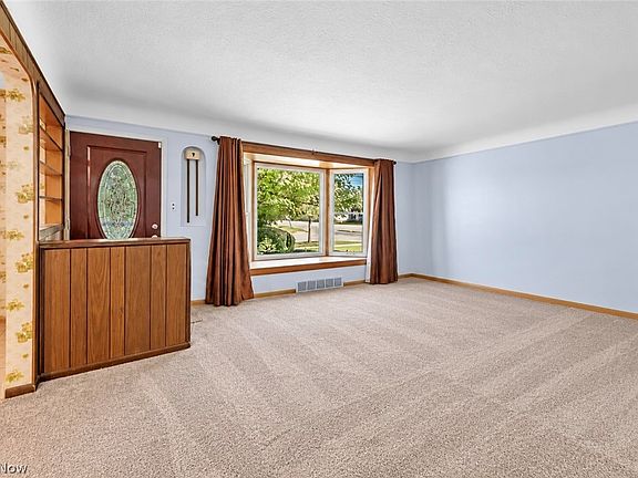 4th image of 6009 Biddulph Rd