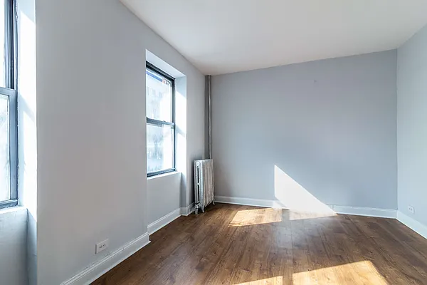 Rented by Clove Realty LLC | media 4