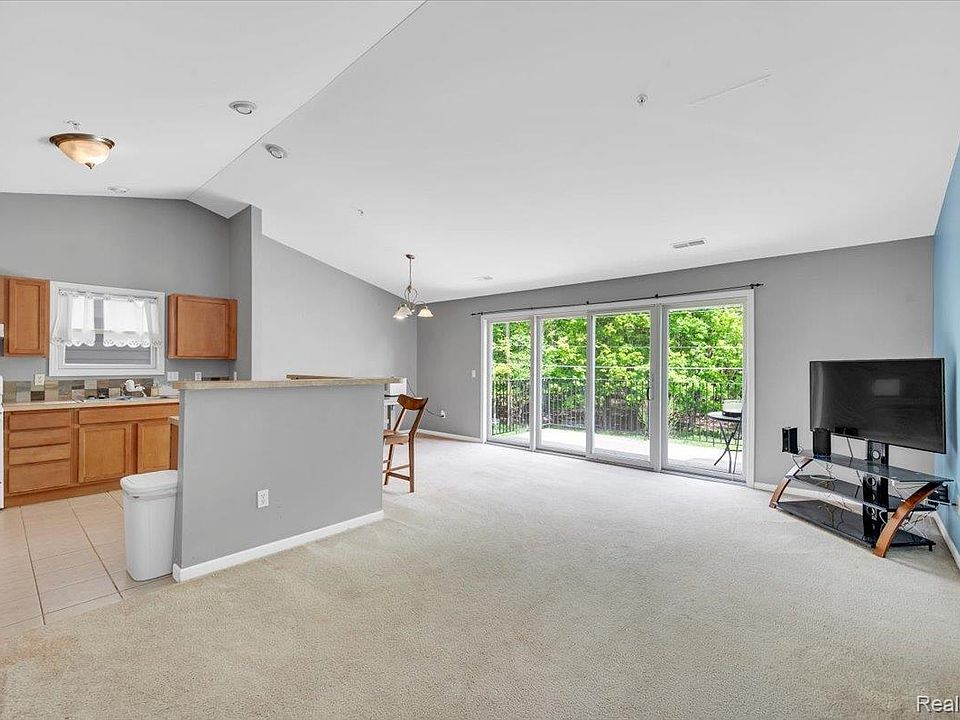 2142 Carriage Hill Cir, photo 8