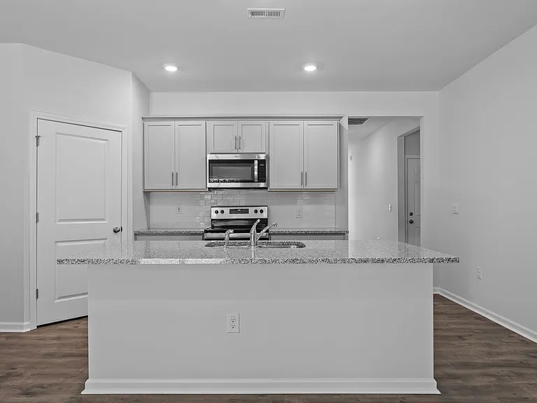 284 Robert Pl — Photo 16