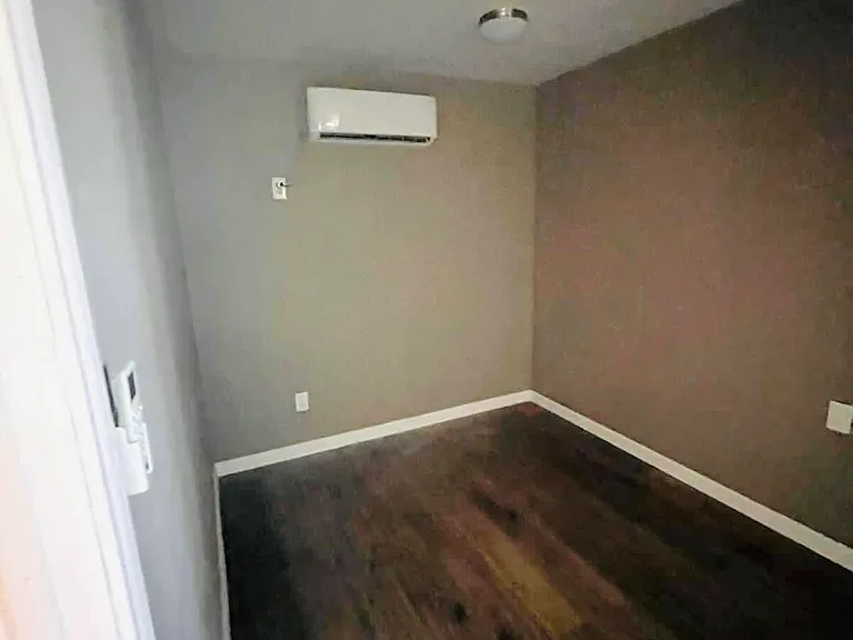 102 S Holland Ave — Photo 2