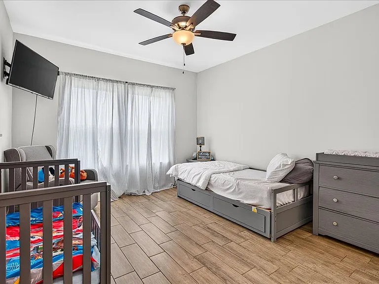 2445 Manuel Ln — Photo 43