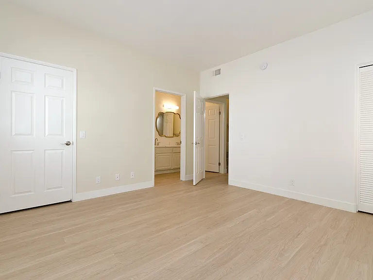 1230 Wellesley Ave #205 — Photo 11