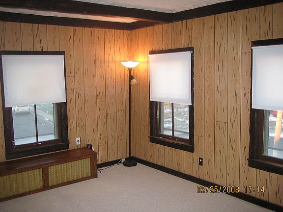 2nd Flr living room