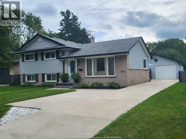 1570 Stratford Ct, Windsor, ON N9G 1W2