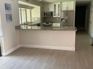 10400 NW 3rd St, Plantation, FL 33324