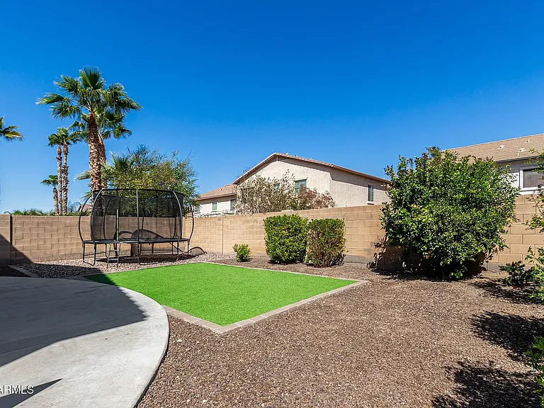 706 W Green Tree Dr — Photo 17
