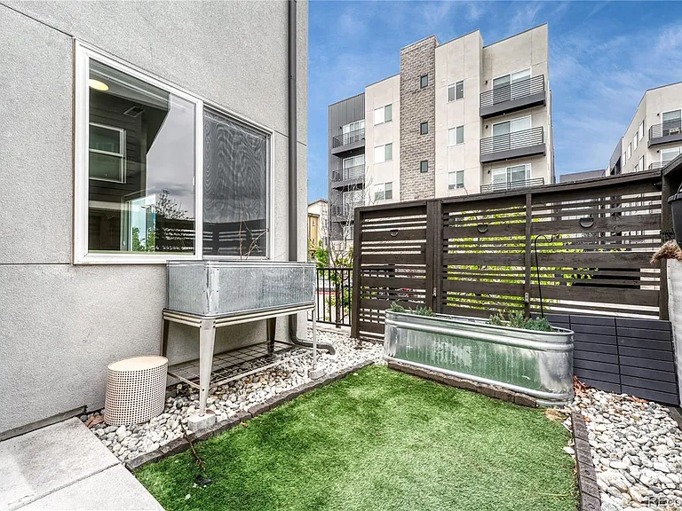2891 W Parkside Pl — Photo 28