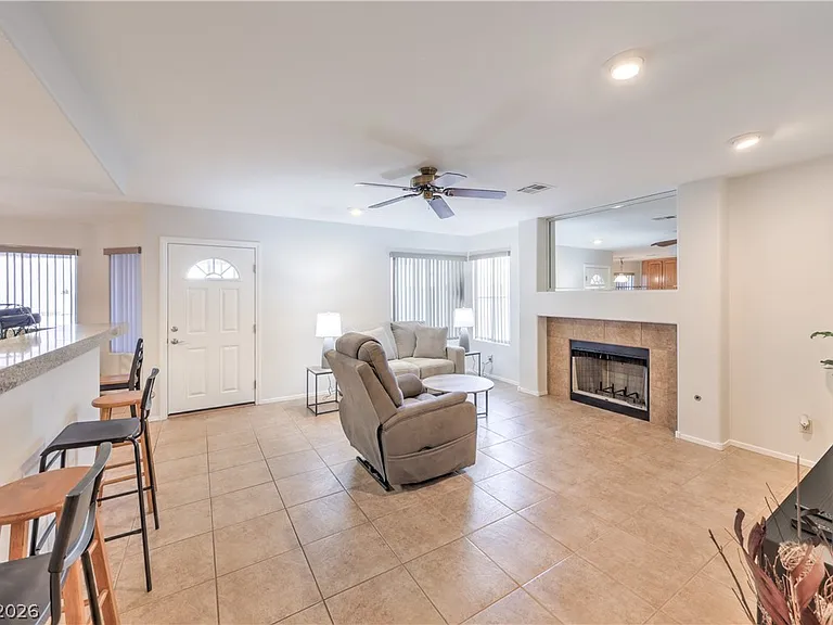 271 Sunshine Springs Ct — Photo 11