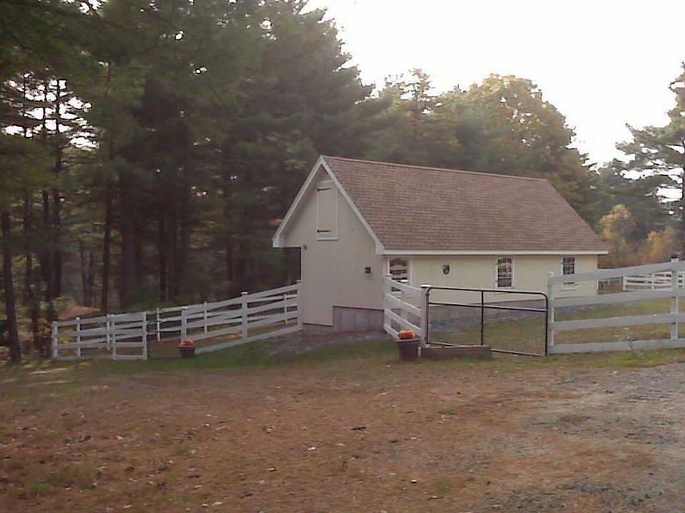 2 stall horse barn