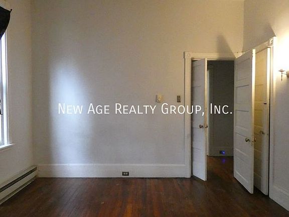 5th image of 4718 Cedar Ave APT 1R