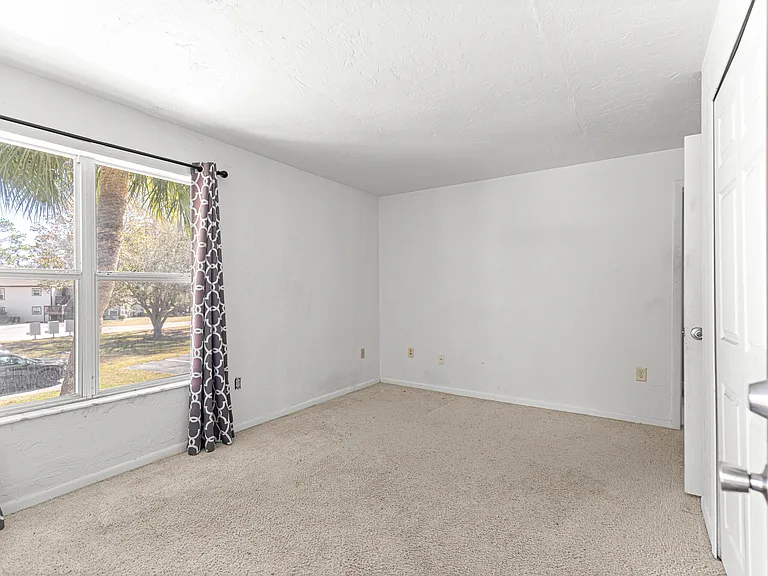 15203 Sandalwood Dr #203 — Photo 28