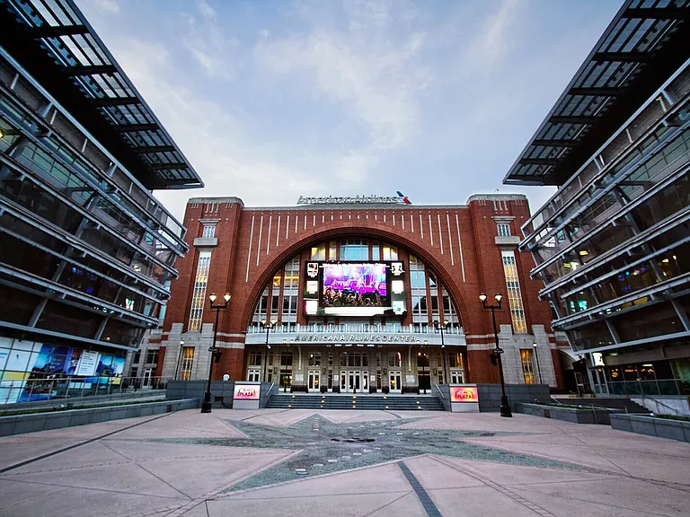 Catch a Stars or Mavs game or enjoy a concert at the AAC!