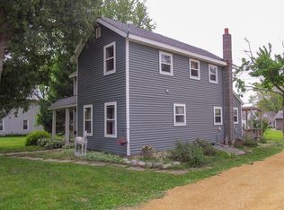 201 W Main St, Cobb, WI 53526