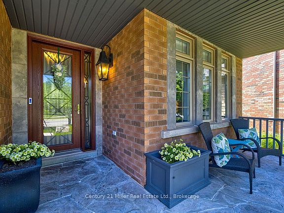 4th image of 2380 Gladacres Ln