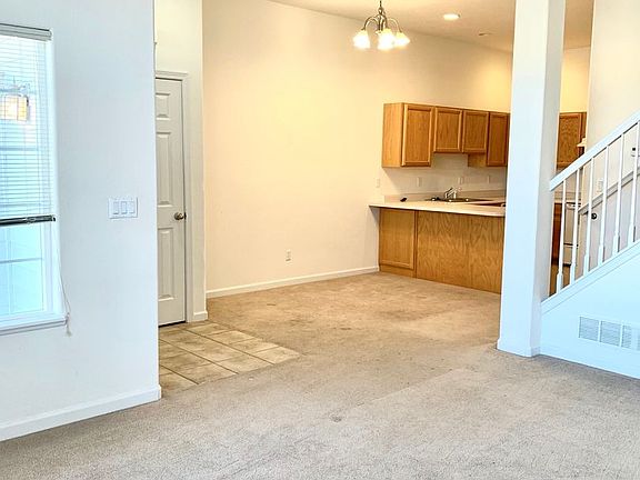 2nd image of 1781 Laurus Ln