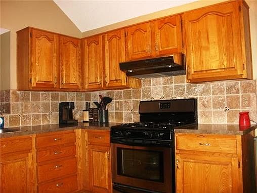 4th image of 2753 N 109th Ter