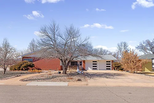 1329 Green St Photo 1