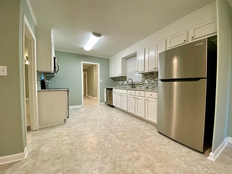 105 Park Ln — Photo 7